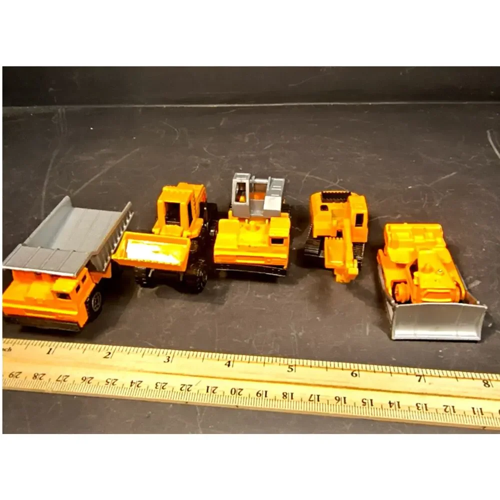 1809.  Mini Heavy Construction Equipment Matchbox Toys Set of 5